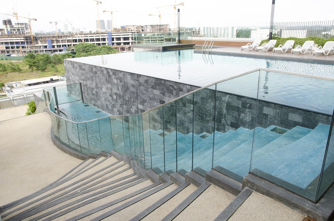 Holi Southkey Art Suite Johor Bahru Exterior foto