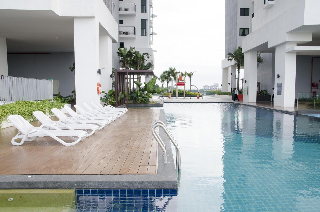Holi Southkey Art Suite Johor Bahru Exterior foto