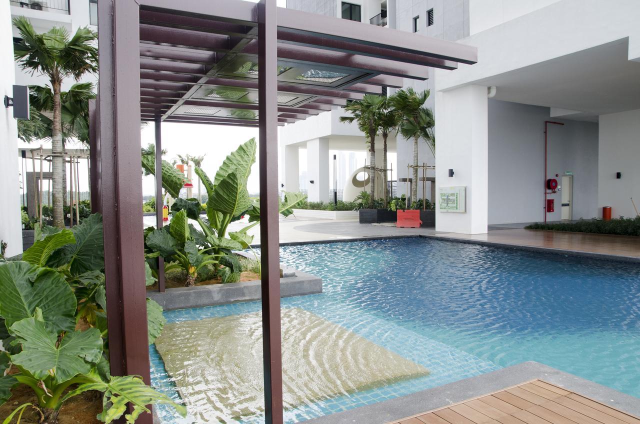 Holi Southkey Art Suite Johor Bahru Exterior foto