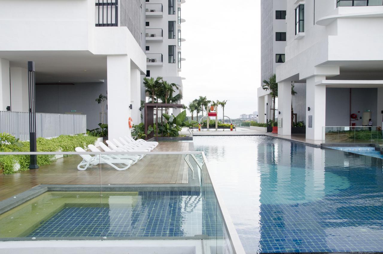 Holi Southkey Art Suite Johor Bahru Exterior foto