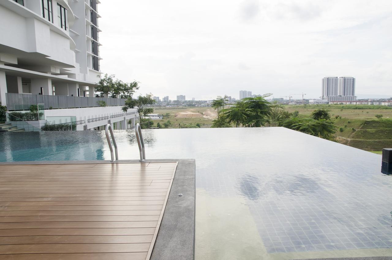 Holi Southkey Art Suite Johor Bahru Exterior foto