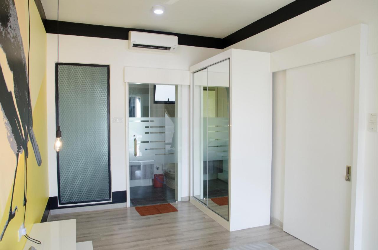 Holi Southkey Art Suite Johor Bahru Zimmer foto